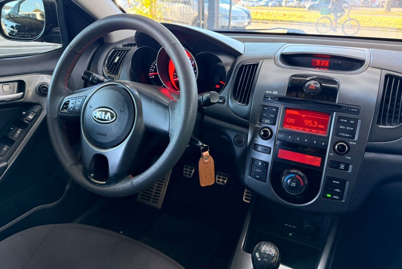 CERATO 1.6 SX2 16V GASOLINA 4P MANUAL - 2011 - CANELA