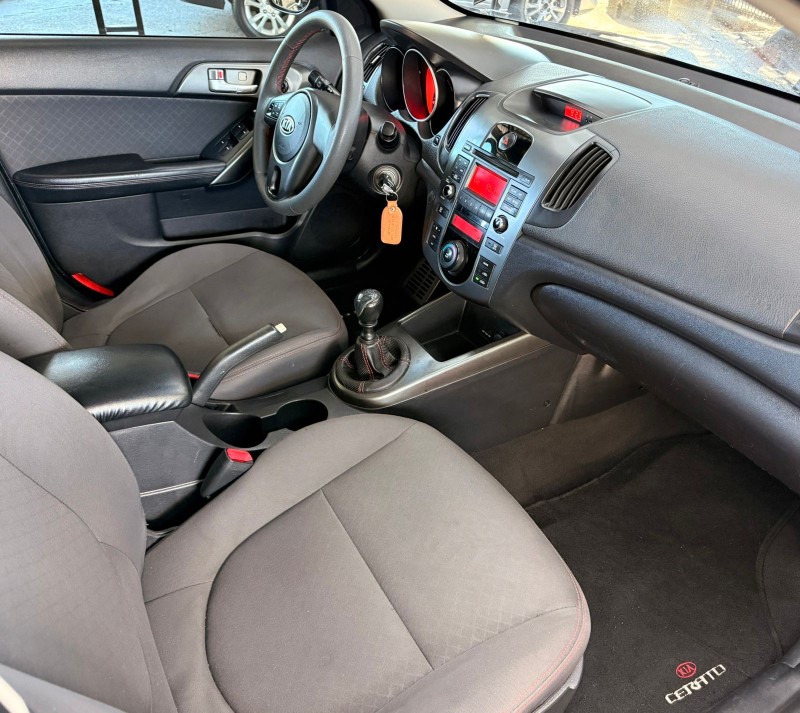 CERATO 1.6 SX2 16V GASOLINA 4P MANUAL - 2011 - CANELA