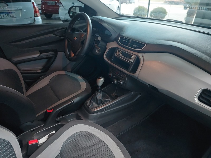 ONIX 1.0 MPFI LT 8V FLEX 4P MANUAL - 2015 - SãO SEBASTIãO DO CAí