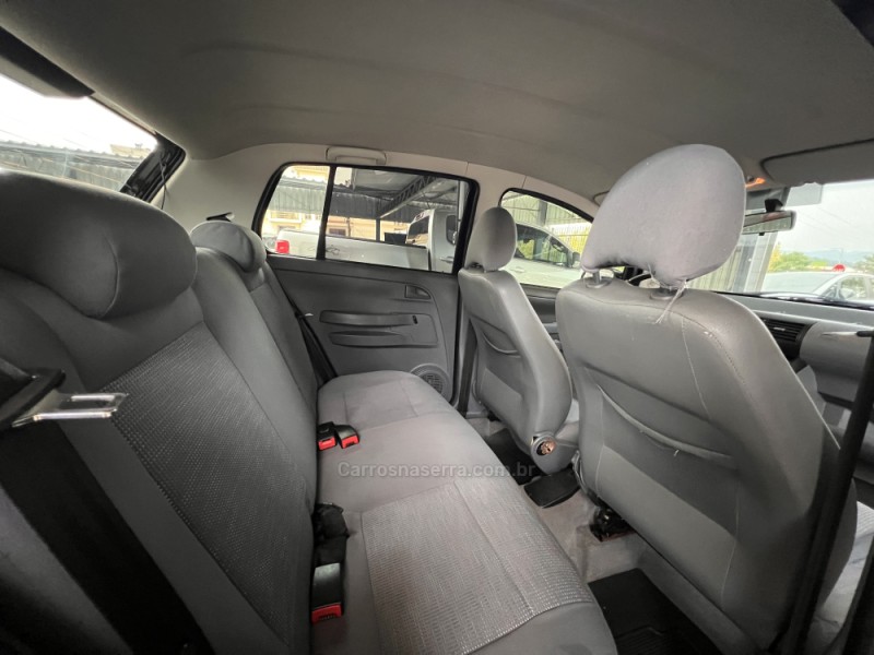 FOX 1.6 MI PLUS 8V FLEX 4P MANUAL - 2007 - BOM PRINCíPIO
