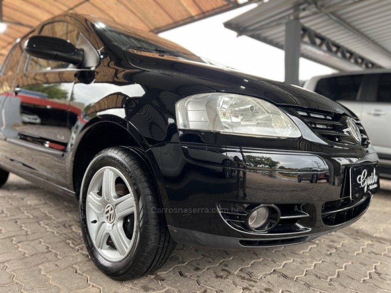 FOX 1.6 MI PLUS 8V FLEX 4P MANUAL - 2007 - BOM PRINCíPIO
