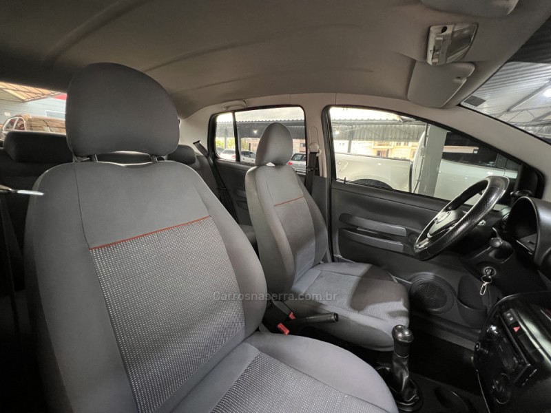 FOX 1.6 MI PLUS 8V FLEX 4P MANUAL - 2007 - BOM PRINCíPIO