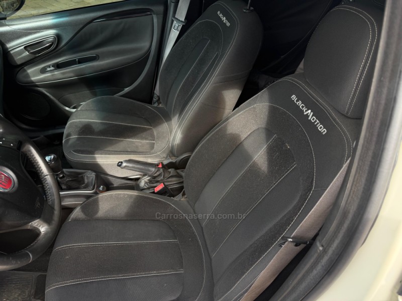 PUNTO 1.8 BLACKMOTION 16V FLEX 4P MANUAL - 2016 - VACARIA