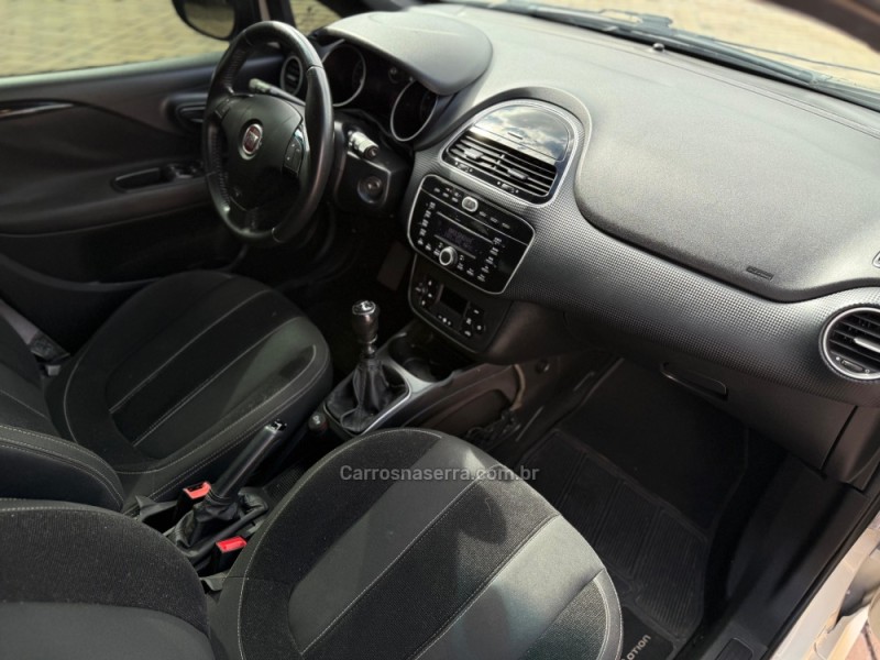 PUNTO 1.8 BLACKMOTION 16V FLEX 4P MANUAL - 2016 - VACARIA
