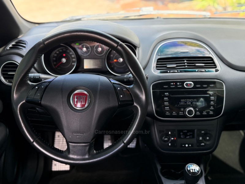 PUNTO 1.8 BLACKMOTION 16V FLEX 4P MANUAL - 2016 - VACARIA