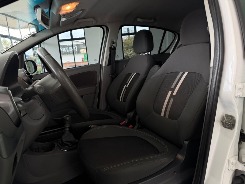 PALIO 1.6 MPI ESSENCE 16V FLEX 4P MANUAL - 2014 - FELIZ