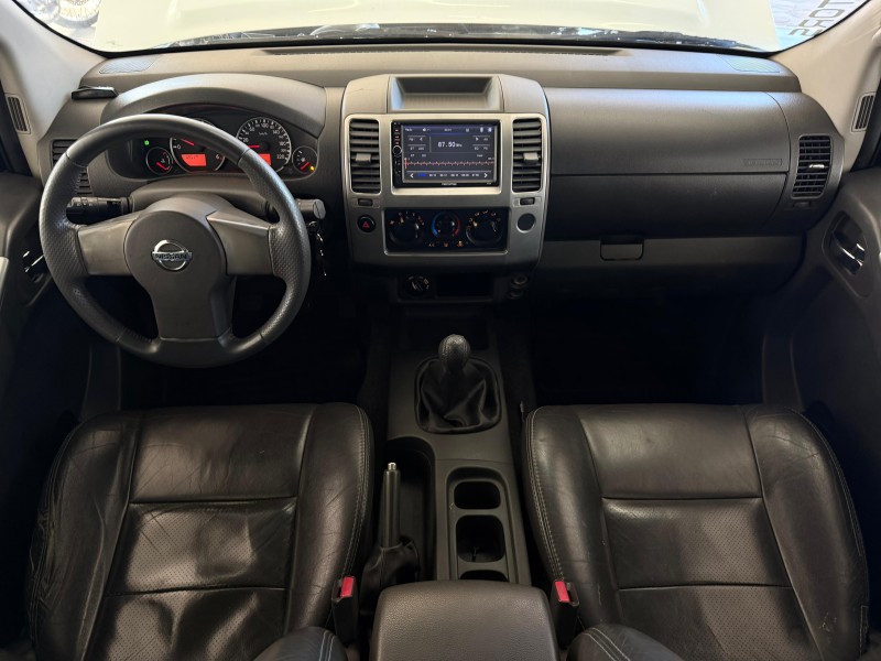 FRONTIER 2.5 SV ATTACK 4X4 CD TURBO ELETRONIC DIESEL 4P AUTOMÁTICO - 2014 - FELIZ