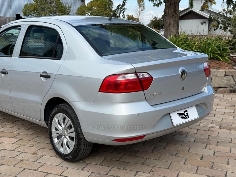 VOYAGE 1.0 12V MPI TOTALFLEX TRENDLINE 4P MANUAL - 2023 - VACARIA