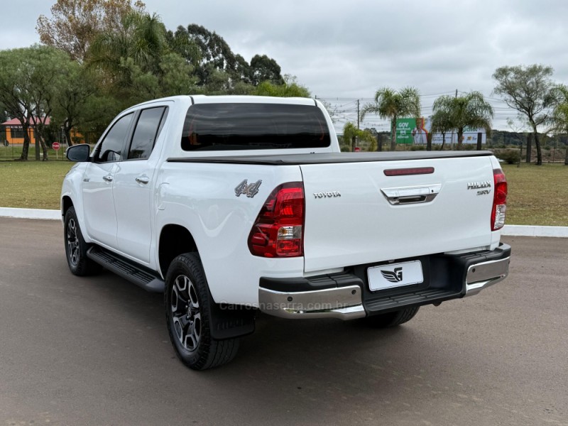 HILUX 2.8 SRV 4X4 CD 16V DIESEL 4P AUTOMÁTICO - 2024 - VACARIA