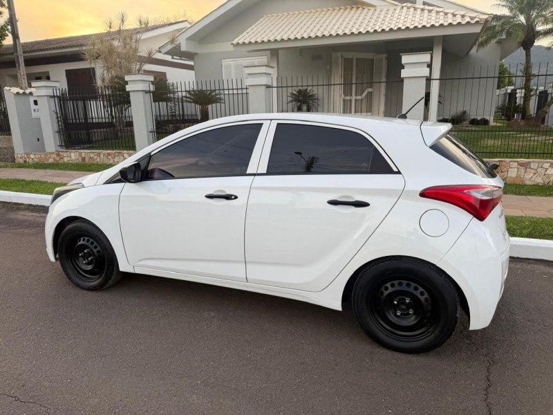 HB20 1.0 COMFORT PLUS 12V FLEX 4P MANUAL - 2013 - FELIZ