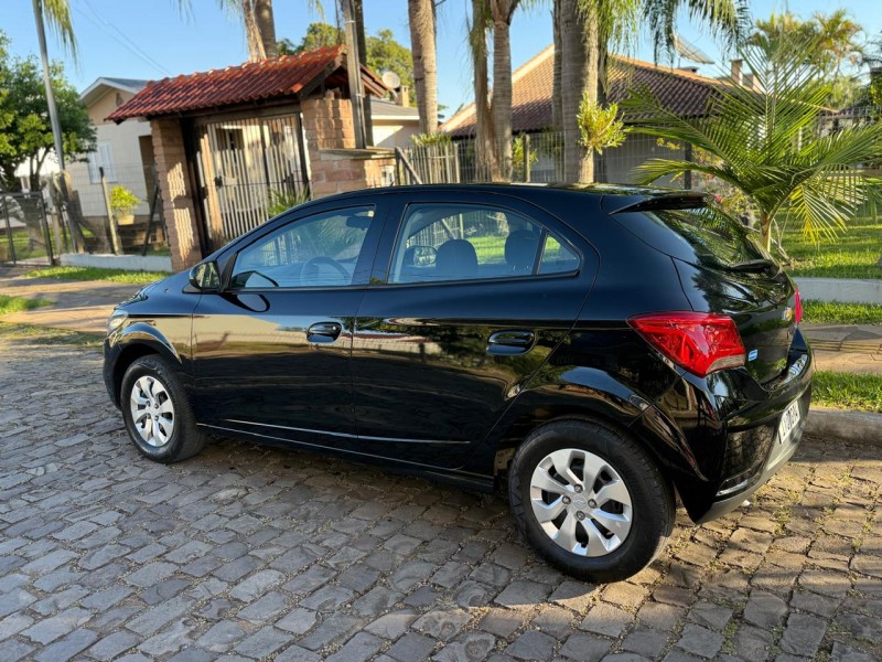 ONIX 1.0 LT 12V FLEX 4P MANUAL - 2017 - FELIZ