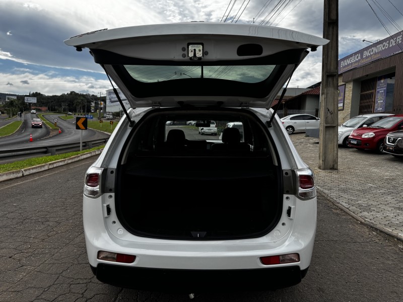 OUTLANDER 2.0 16V GASOLINA 4P AUTOMÁTICO - 2015 - DOIS IRMãOS