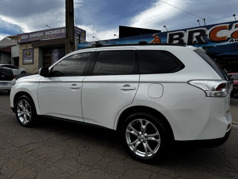 OUTLANDER 2.0 16V GASOLINA 4P AUTOMÁTICO - 2015 - DOIS IRMãOS