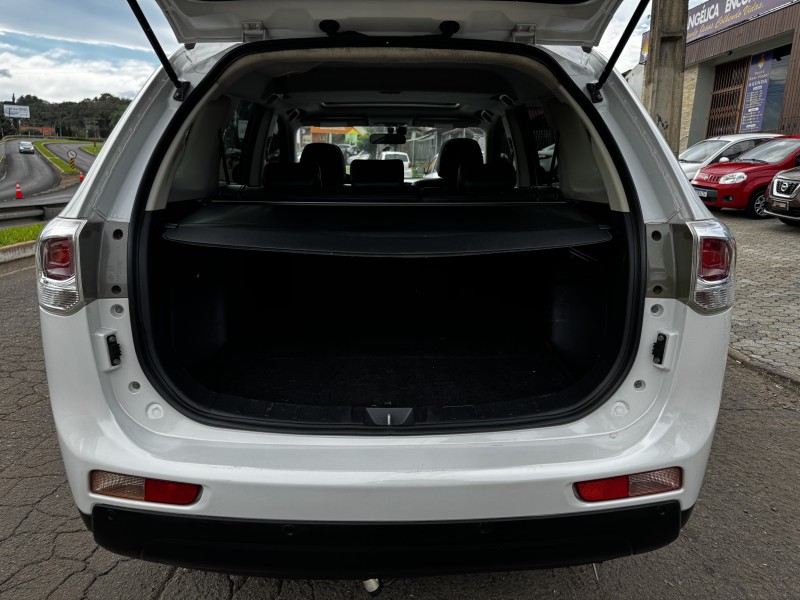 OUTLANDER 2.0 16V GASOLINA 4P AUTOMÁTICO - 2015 - DOIS IRMãOS