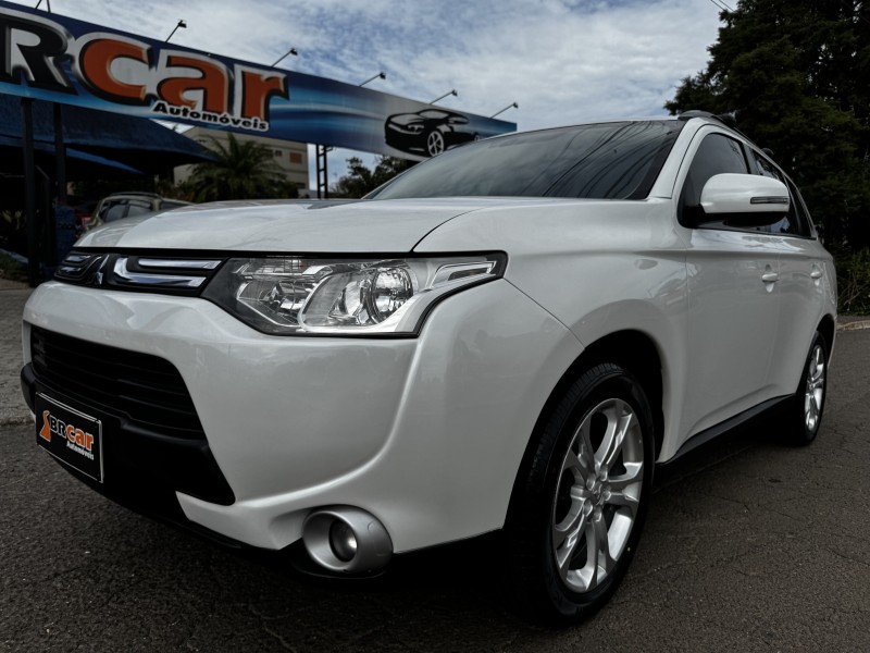 outlander 2.0 16v gasolina 4p automatico 2015 dois irmaos