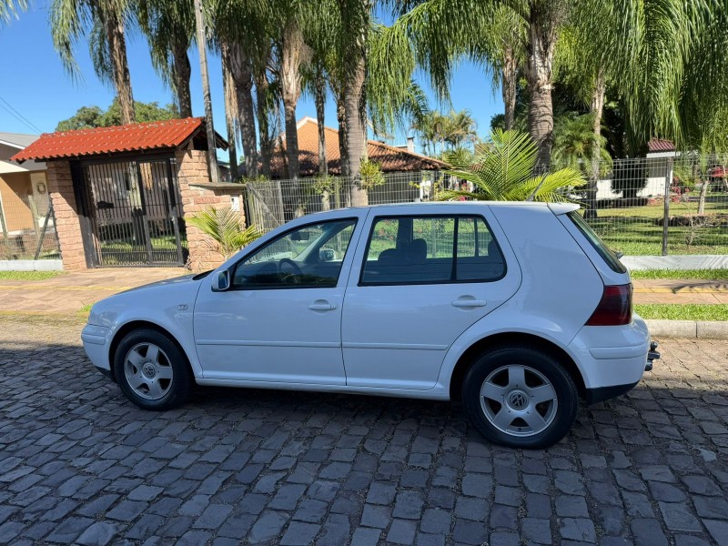 GOLF 1.6 MI 8V GASOLINA 4P MANUAL - 2001 - FELIZ