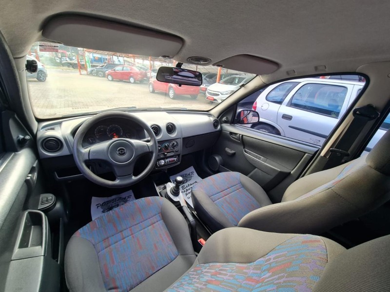 CELTA 1.0 MPFI SPIRIT 8V FLEX 4P MANUAL - 2011 - CANELA