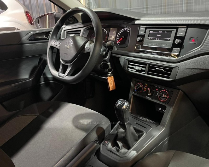 POLO 1.0 MPI TRACK 4P MANUAL - 2023 - VACARIA