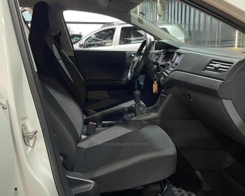 POLO 1.0 MPI TRACK 4P MANUAL - 2023 - VACARIA