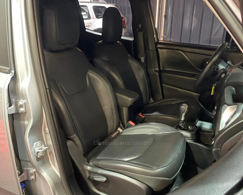 RENEGADE 1.8 16V FLEX LONGITUDE 4P AUTOMÁTICO - 2019 - VACARIA