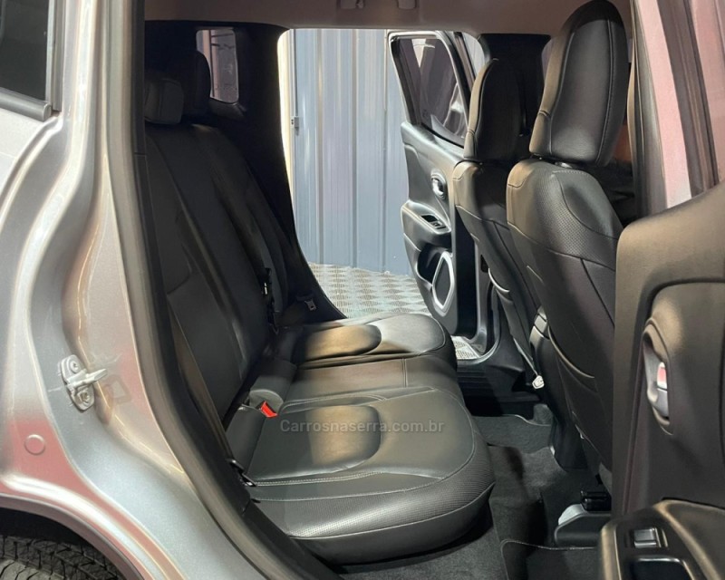 RENEGADE 1.8 16V FLEX LONGITUDE 4P AUTOMÁTICO - 2019 - VACARIA