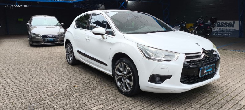 DS4 1.6 THP CHIC 165 16V TURBO GASOLINA 4P AUTOMÁTICO - 2014 - CAXIAS DO SUL