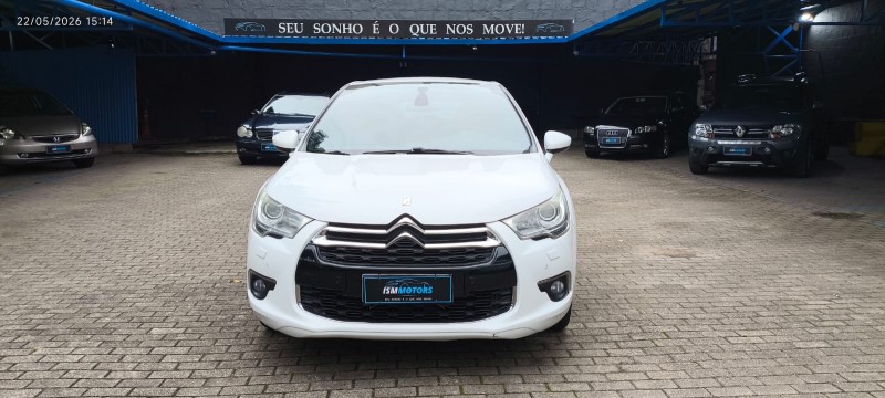 DS4 1.6 THP CHIC 165 16V TURBO GASOLINA 4P AUTOMÁTICO - 2014 - CAXIAS DO SUL