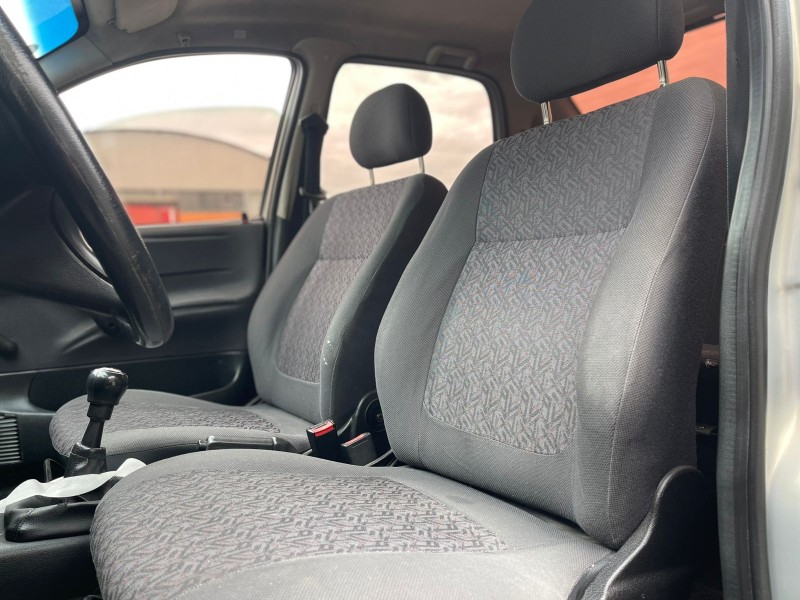 CLASSIC 1.0 MPFI SPIRIT 8V GASOLINA 4P MANUAL - 2005 - CAXIAS DO SUL