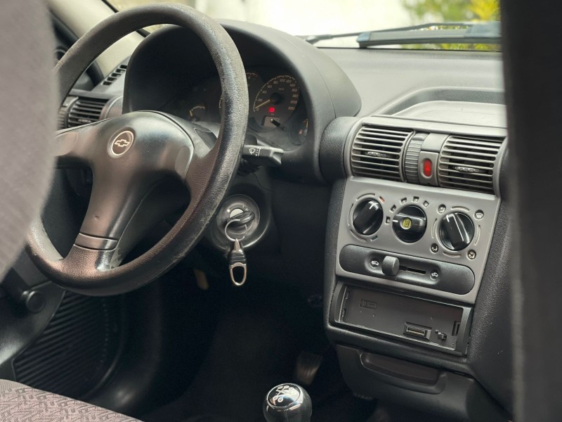 CLASSIC 1.0 MPFI SPIRIT 8V GASOLINA 4P MANUAL - 2005 - CAXIAS DO SUL