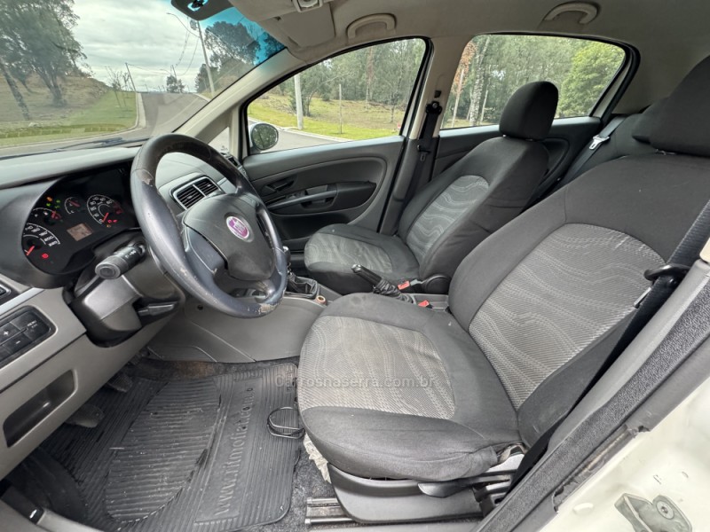 PUNTO 1.4 ATTRACTIVE 8V FLEX 4P MANUAL - 2011 - GRAMADO