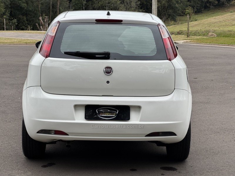 PUNTO 1.4 ATTRACTIVE 8V FLEX 4P MANUAL - 2011 - GRAMADO