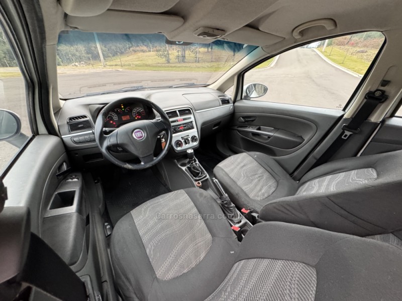 PUNTO 1.4 ATTRACTIVE 8V FLEX 4P MANUAL - 2011 - GRAMADO