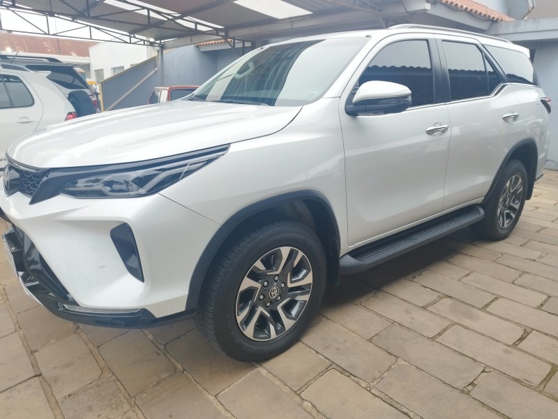 hilux sw4 2.8 4x4 srx platinum turbo 7 lugares diesel 4p automatico 2025 veranopolis