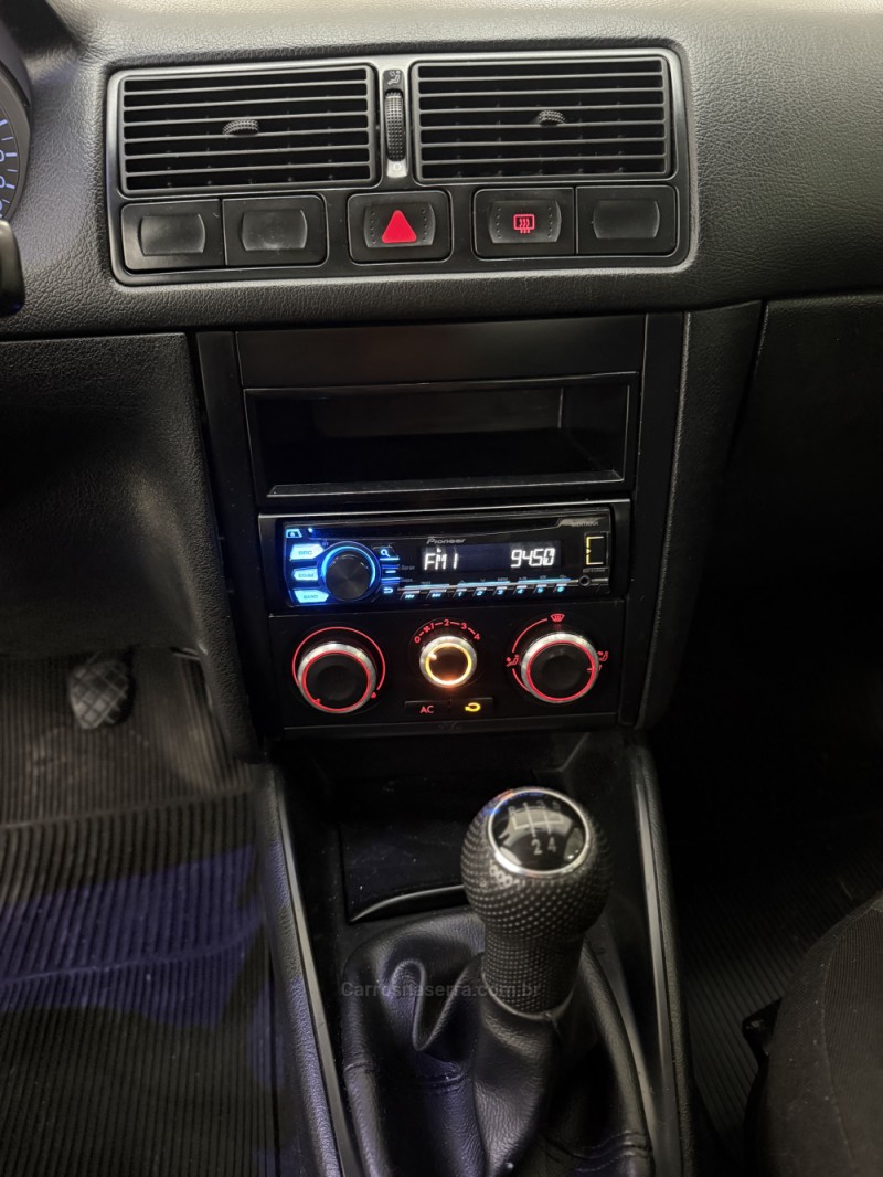GOLF 1.6 MI 8V GASOLINA 4P MANUAL - 2003 - CAXIAS DO SUL