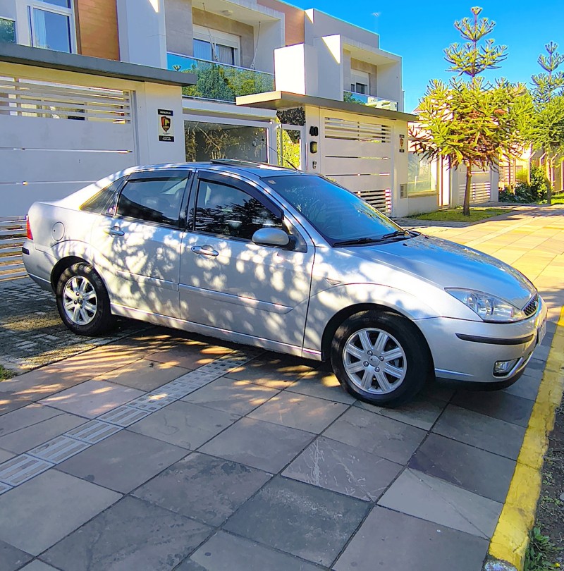 FOCUS 2.0 GHIA SEDAN 16V GASOLINA 4P AUTOMÁTICO - 2008 - FARROUPILHA