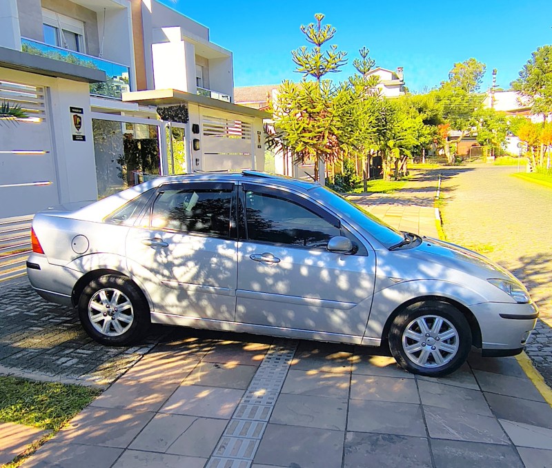 FOCUS 2.0 GHIA SEDAN 16V GASOLINA 4P AUTOMÁTICO - 2008 - FARROUPILHA