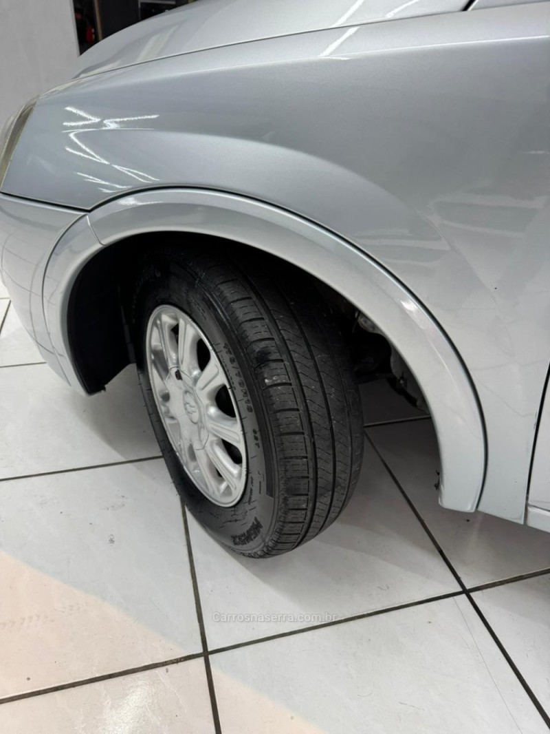 CORSA 1.4 MPFI MAXX 8V FLEX 4P MANUAL - 2011 - CAXIAS DO SUL