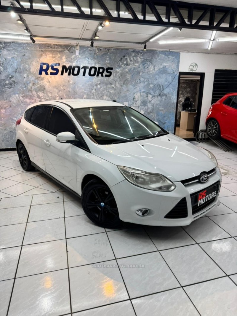FOCUS 1.6 SE HATCH 16V FLEX 4P AUTOMÁTICO - 2015 - CAXIAS DO SUL