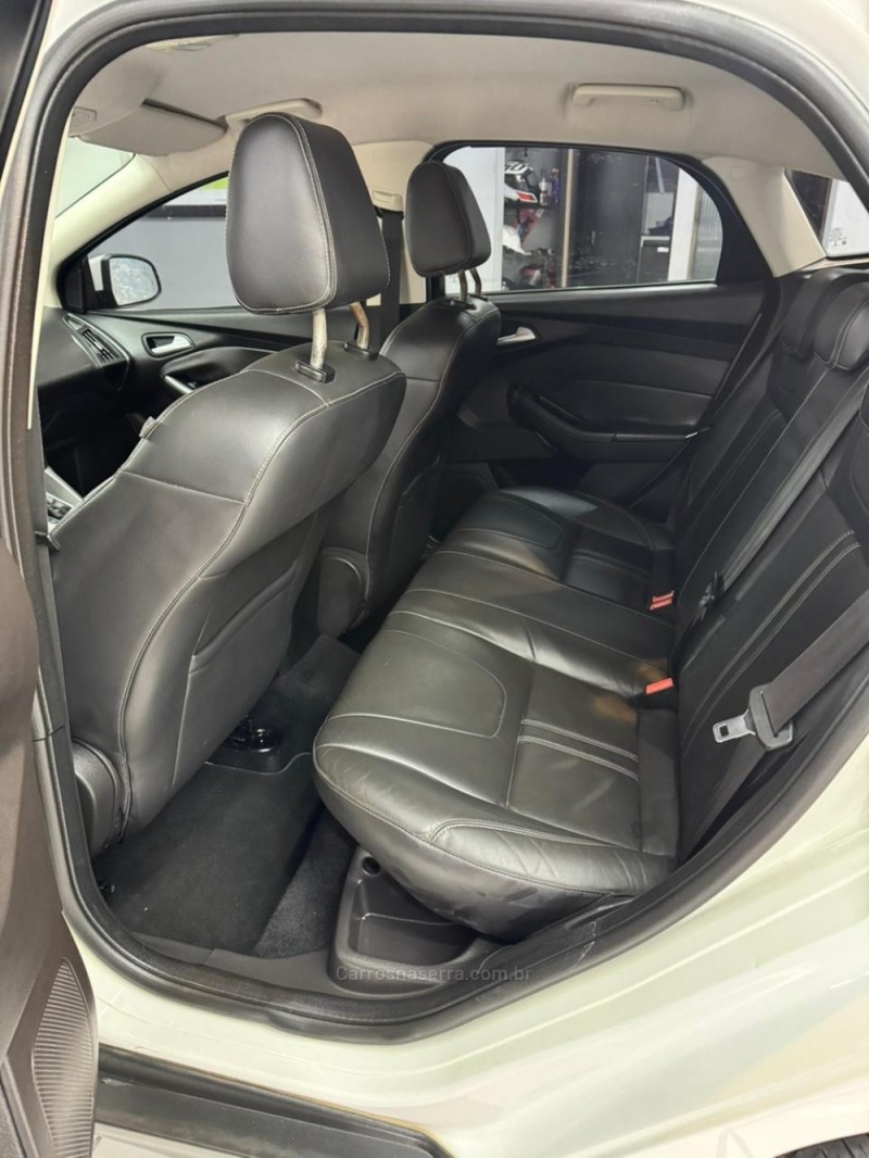 FOCUS 1.6 SE HATCH 16V FLEX 4P AUTOMÁTICO - 2015 - CAXIAS DO SUL