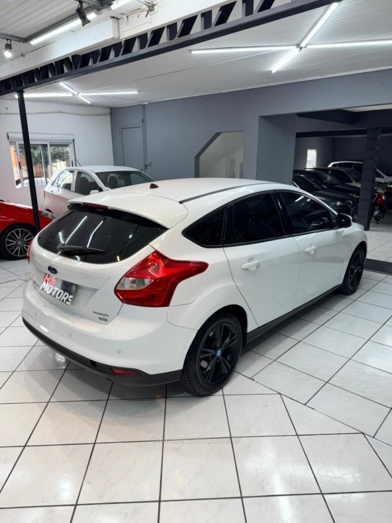 FOCUS 1.6 SE HATCH 16V FLEX 4P AUTOMÁTICO - 2015 - CAXIAS DO SUL