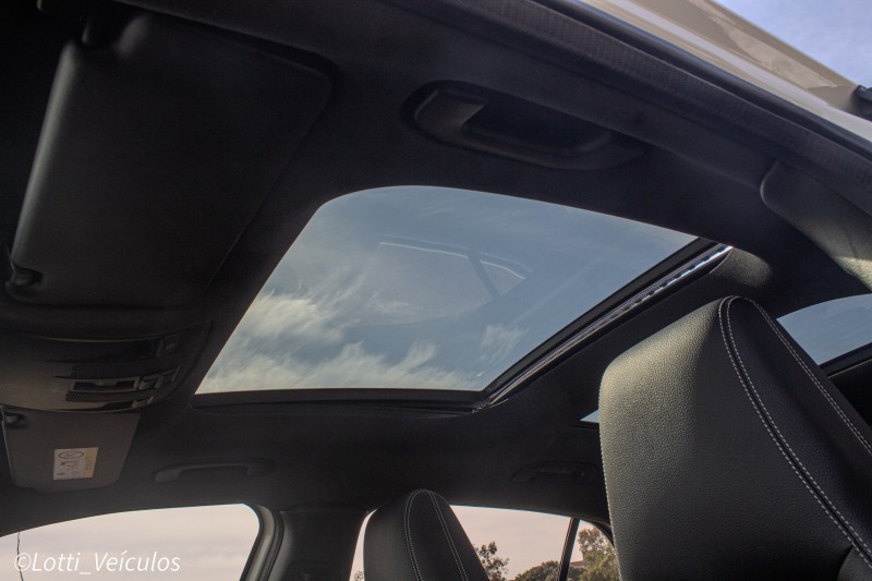 GLA 250 2.0 16V TURBO GASOLINA VISION 4P AUTOMÁTICO - 2015 - FARROUPILHA