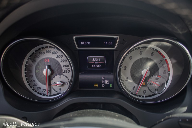 GLA 250 2.0 16V TURBO GASOLINA VISION 4P AUTOMÁTICO - 2015 - FARROUPILHA