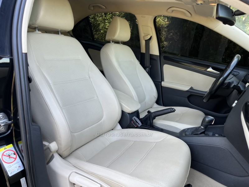 JETTA 2.0 COMFORTLINE FLEX 4P TIPTRONIC - 2014 - NOVA BASSANO