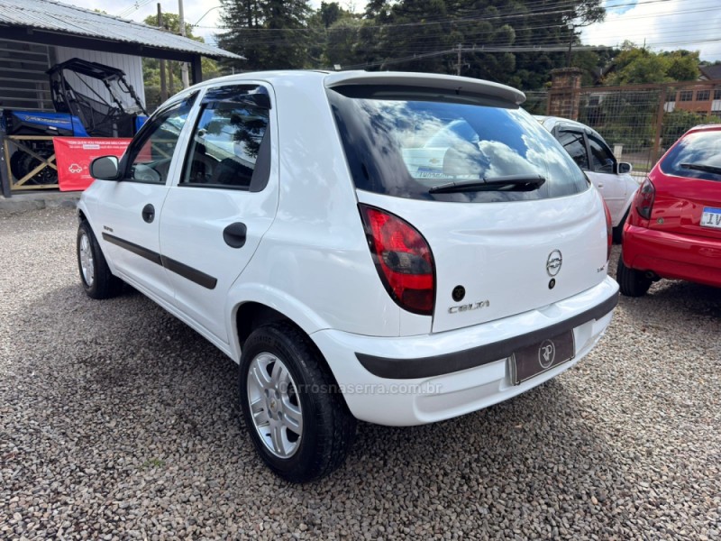 CELTA 1.0 MPFI SUPER 8V FLEX 4P MANUAL - 2005 - CANELA