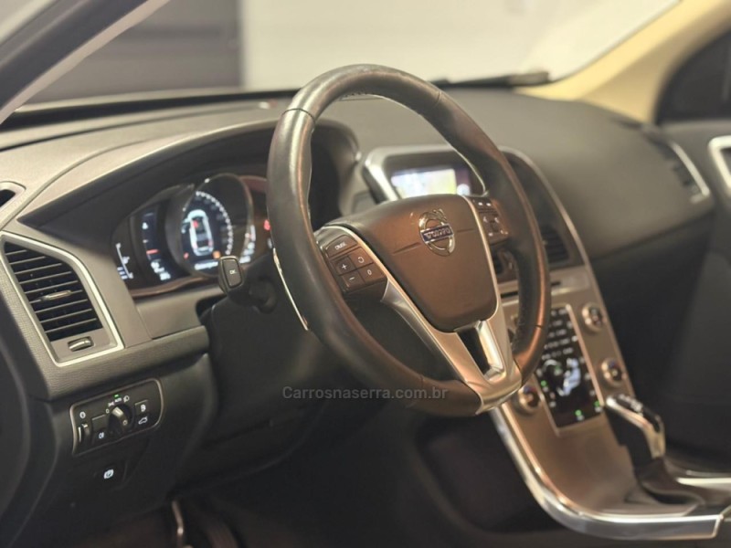 XC60 2.0 T5 MOMENTUM GASOLINA 4P AUTOMÁTICO - 2017 - NOVO HAMBURGO
