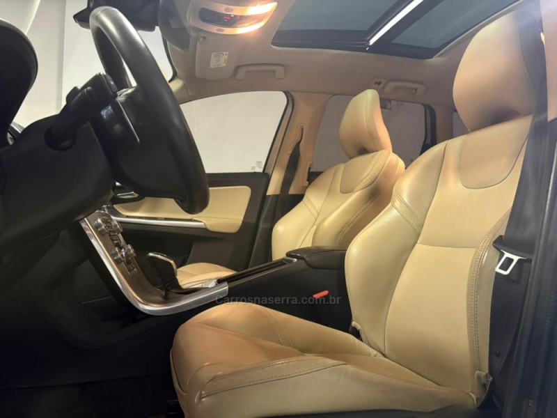 XC60 2.0 T5 MOMENTUM GASOLINA 4P AUTOMÁTICO - 2017 - NOVO HAMBURGO