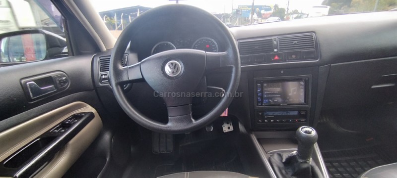 GOLF 1.6 MI SPORTLINE 8V FLEX 4P MANUAL - 2009 - FARROUPILHA