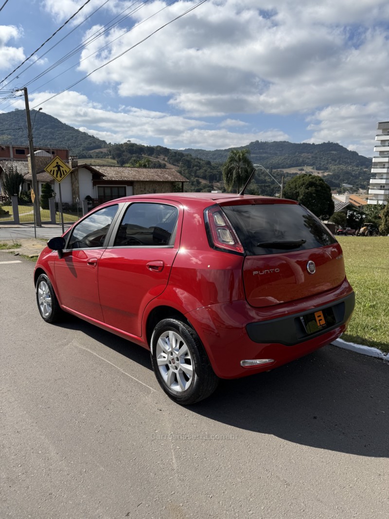 PUNTO 1.4 ATTRACTIVE 8V FLEX 4P MANUAL - 2013 - NOVA ARAçá