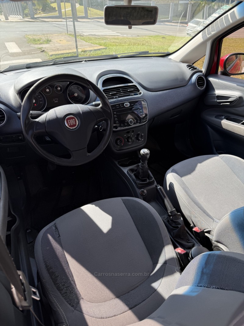 PUNTO 1.4 ATTRACTIVE 8V FLEX 4P MANUAL - 2013 - NOVA ARAçá
