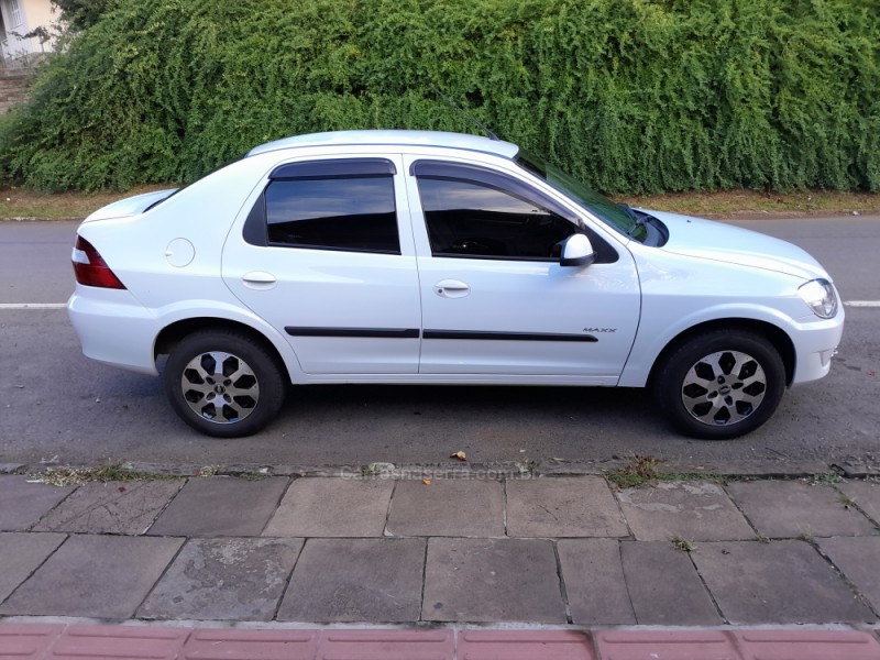 PRISMA 1.4 MPFI LT 8V FLEX 4P MANUAL - 2010 - NOVA PRATA